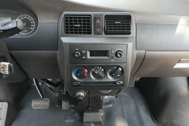 Used Wuling Rongguang EV 2022 Basic Passenger Bus Powered by Penghui Battery