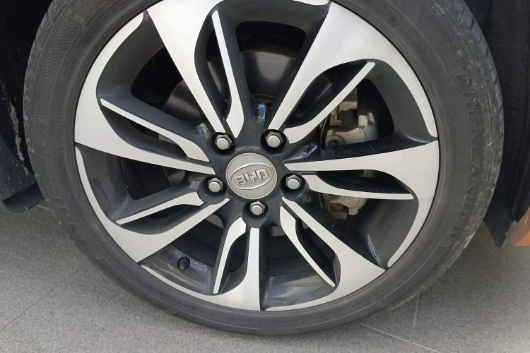 Used BYD Qin New Energy 2015 1.5T Dual-Crown Flagship Plus Edition