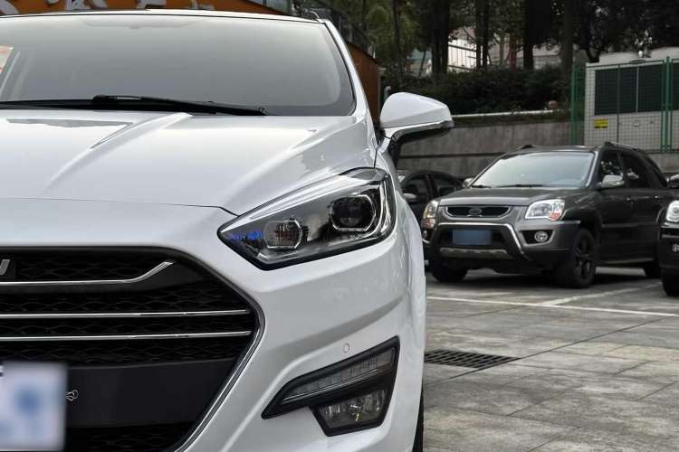 Used Lifan Auto Xuanlang 2017 1.5T Automatic Comfort Model
