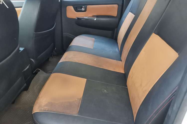 Used Huanghai Jiaolong 2015 2.8T Two-Wheel Drive Diesel Sport Edition JE493ZLQ4CB
