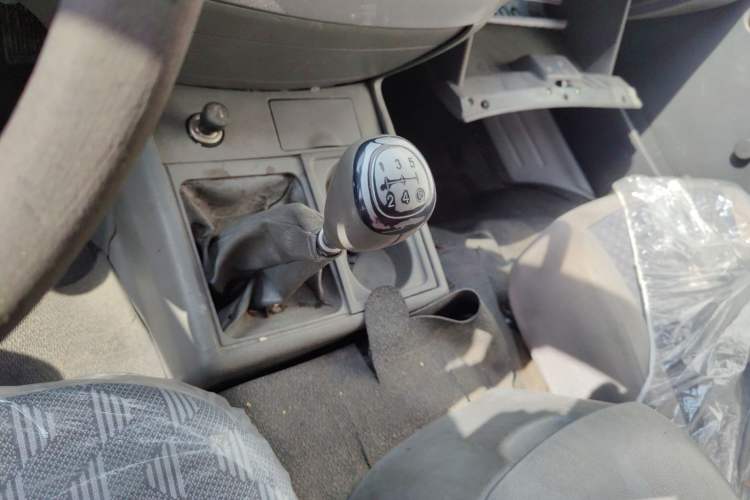 Used Jinbei Hiace 2014 2.0L Fifth-Generation Xiangyun Comfort Type 1 4G20C
