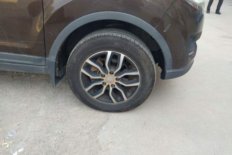 Used Lifan Auto Myway 2016 1.5L Manual Elite Version Right Front Wheel Hub