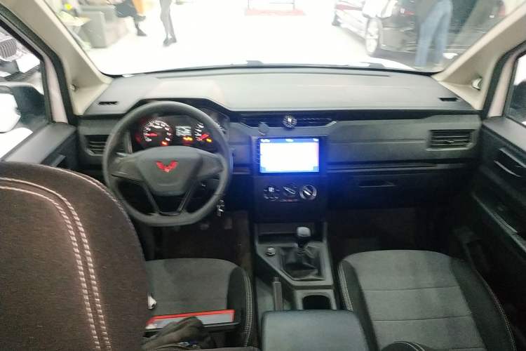 Used Wuling Hongguang PLUS 2020 1.5L Manual Standard Edition 7-Seater
