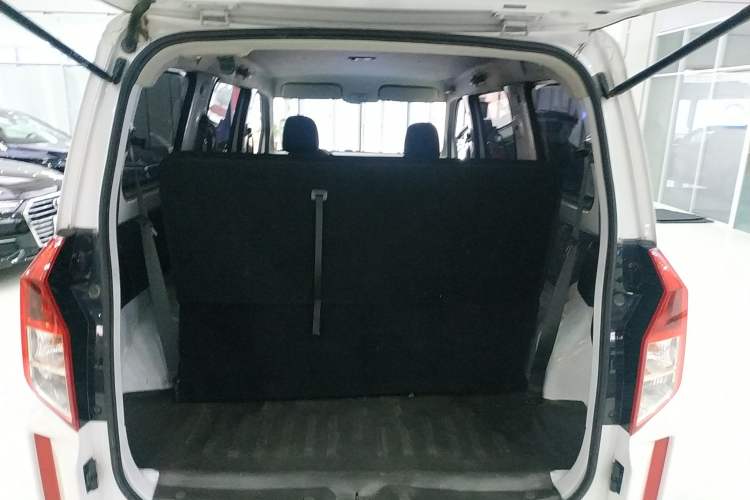 Used Wuling Hongguang PLUS 2020 1.5L Manual Standard Edition 7-Seater
