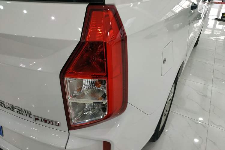 Used Wuling Hongguang PLUS 2020 1.5L Manual Standard Edition 7-Seater
