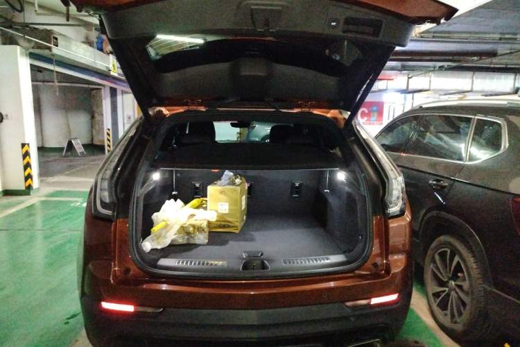 Used Cadillac XT4 2018 28T 4x4 Platinum Sport Edition
