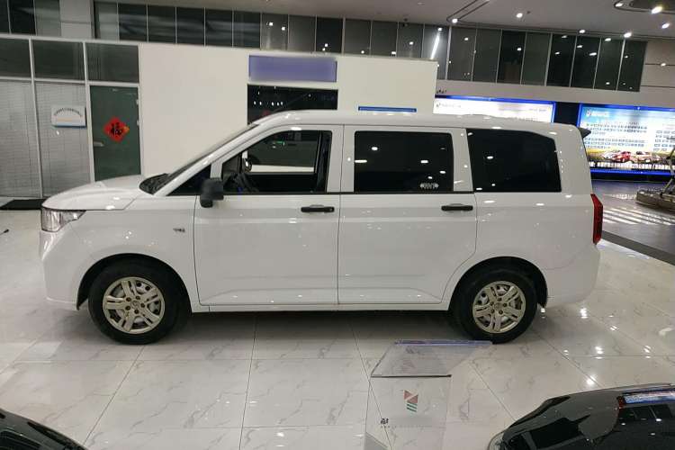 Used Wuling Hongguang PLUS 2020 1.5L Manual Standard Edition 7-Seater
