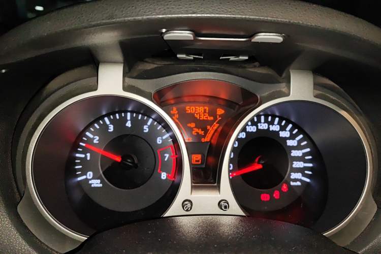 Used Infiniti ESQ 2014 1.6L Spontaneous Edition Instrument Cluster