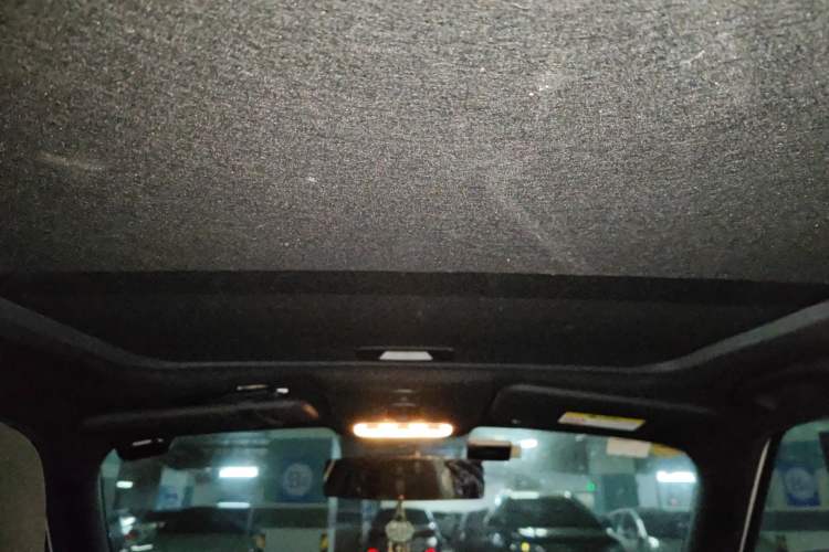 Used Infiniti ESQ 2014 1.6L Spontaneous Edition Headliner