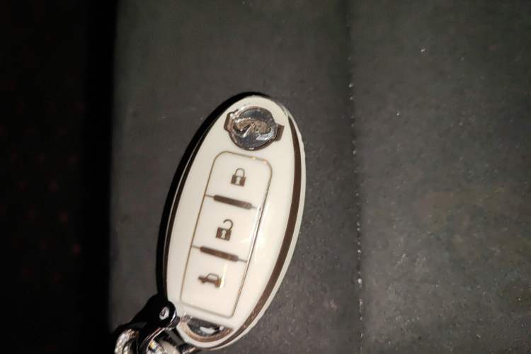 Used Infiniti ESQ 2014 1.6L Spontaneous Edition Vehicle Key