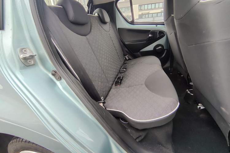 Used BYD F0 2015 1.0L XuanKu Model Interior 7
