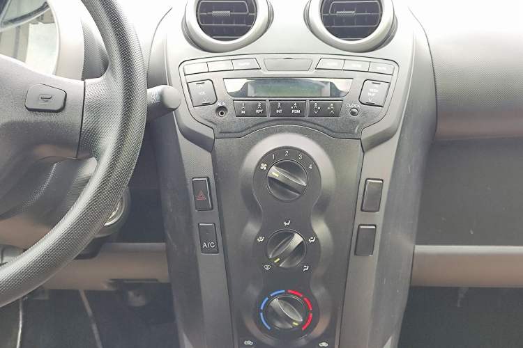 Used BYD F0 2015 1.0L XuanKu Model Audio And AC Panel