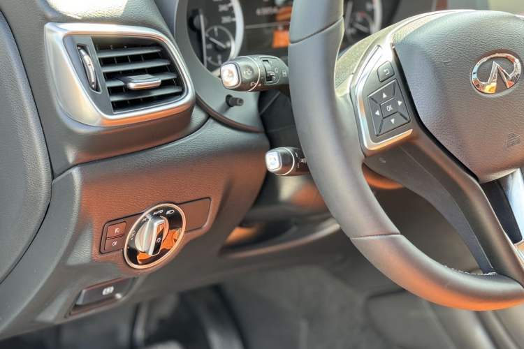 Used Infiniti QX30 2017 2.0T Four-Wheel Drive Sport Edition
