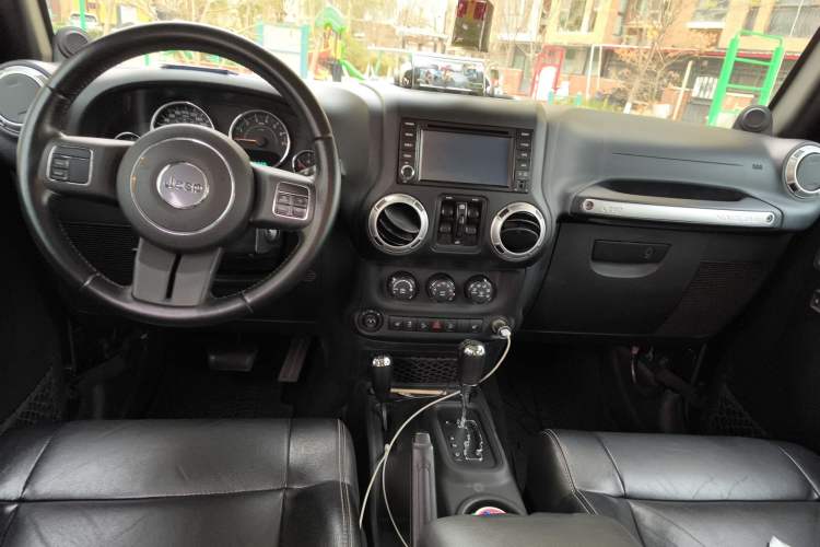 Used Jeep Wrangler 2012 3.6L Sahara Four-Door Edition
