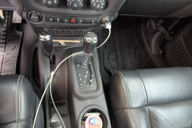Used Jeep Wrangler 2012 3.6L Sahara Four-Door Edition
