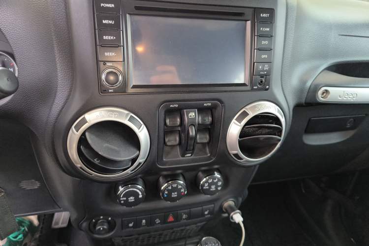 Used Jeep Wrangler 2012 3.6L Sahara Four-Door Edition

