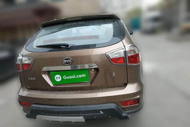 Used BYD S6 2012 2.0L Manual Luxury Version
