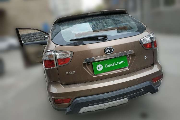 Used BYD S6 2012 2.0L Manual Luxury Version
