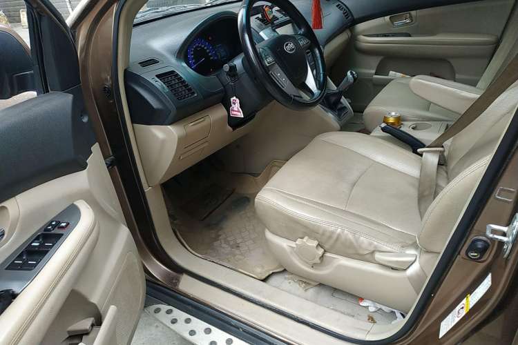 Used BYD S6 2012 2.0L Manual Luxury Version
