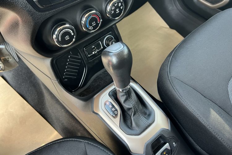 Used Jeep Renegade 2017 180T Automatic Kinetic Edition+