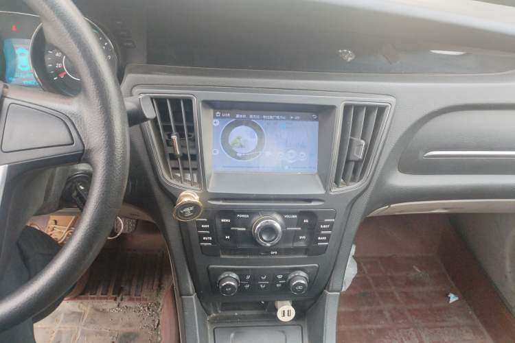 Used BAIC Senova D50 2014 1.5L manual standard version
