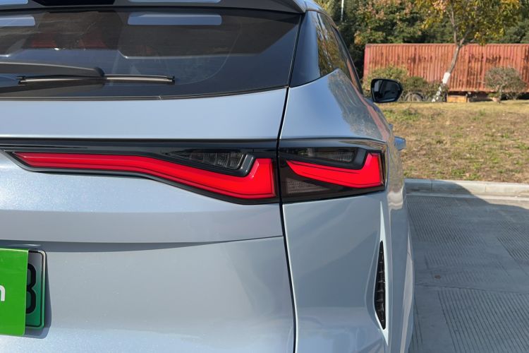 Used Oshan Z6 New Energy 2022 Blue Whale iDD 150KM Flagship PLUS Smart Parking Edition
