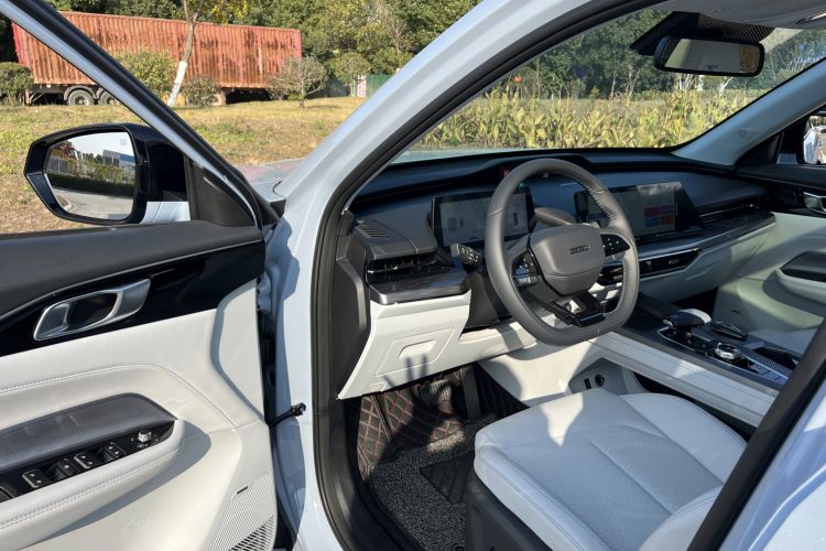 Used Oshan Z6 New Energy 2022 Blue Whale iDD 150KM Flagship PLUS Smart Parking Edition
