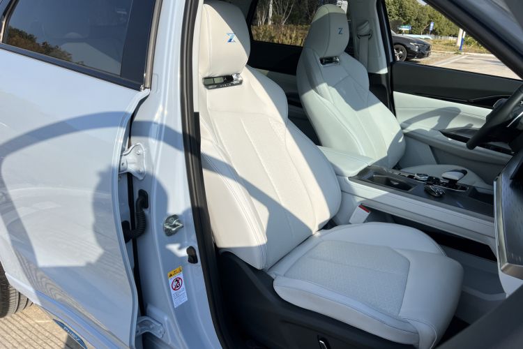 Used Oshan Z6 New Energy 2022 Blue Whale iDD 150KM Flagship PLUS Smart Parking Edition
