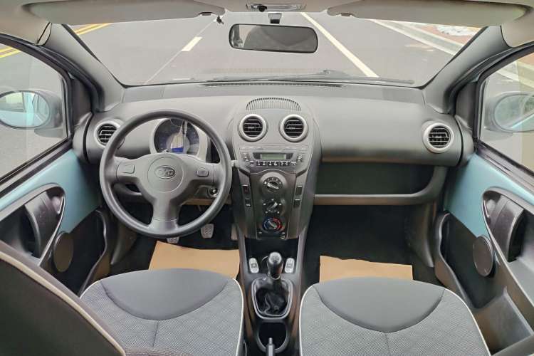 Used BYD F0 2015 1.0L XuanKu Model Interior 4