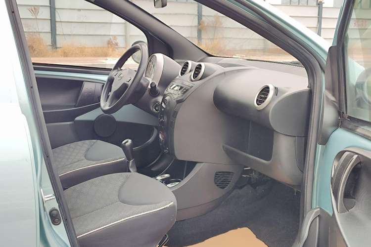 Used BYD F0 2015 1.0L XuanKu Model Interior 5