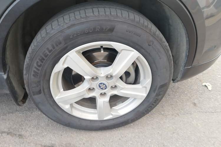 Used Bestune X80 2013 2.0L manual luxury version
