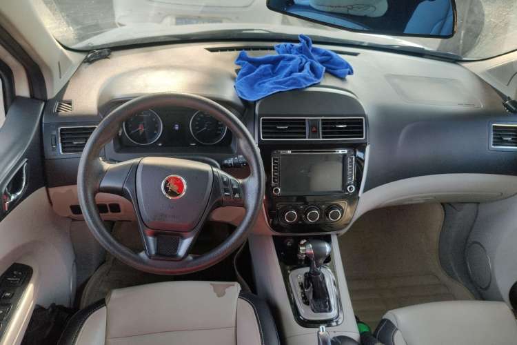 Used FORTHING Joyear XV 2016 1.6L CVT Comfort Model
