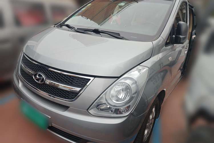 Used Hyundai H-1 Starex 2011 2.4L Luxury Edition