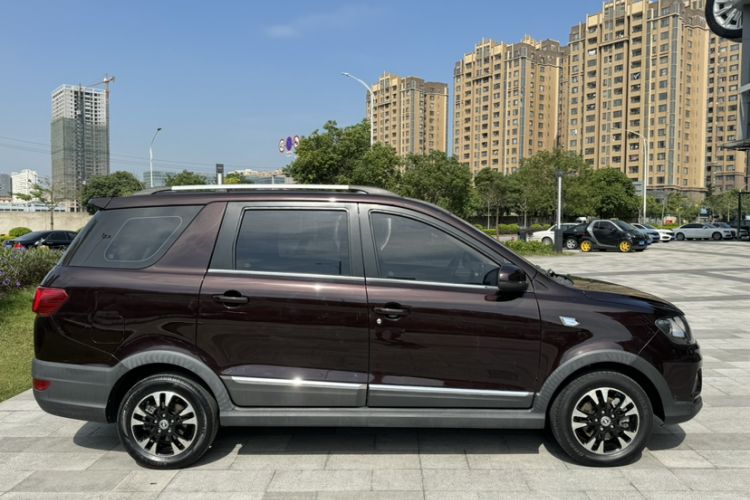 Used Dongfeng Fengon 370 2018 S370 1.5L CVT Luxury 7-Seater