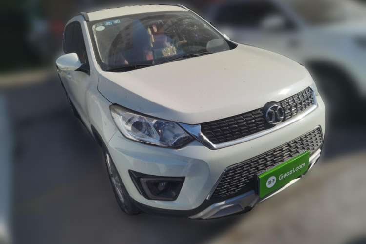 Used BAIC Senova X35 2016 1.5L Manual Elite Edition Front Right 45 Deg
