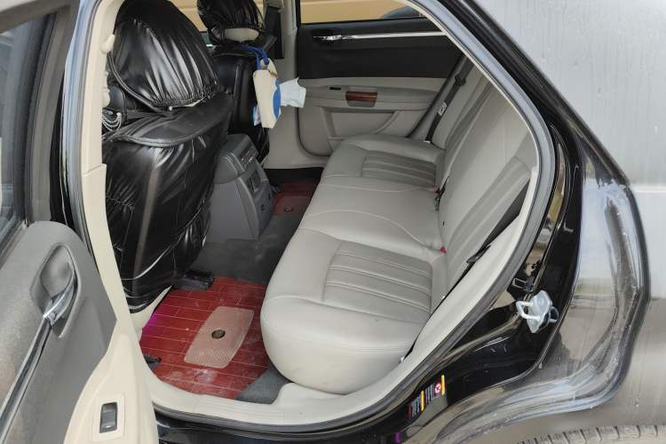 Used Chrysler 300C 2006 3.5L Luxury Navigation Edition
