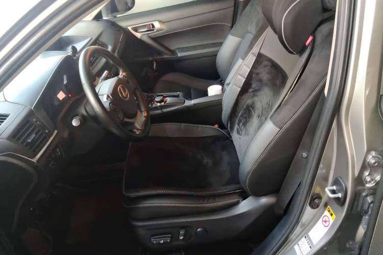 Used Lexus CT 2017 CT200h Comfort Edition Monochrome China V Standard
