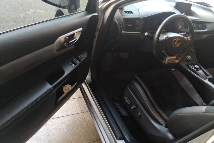 Used Lexus CT 2017 CT200h Comfort Edition Monochrome China V Standard
