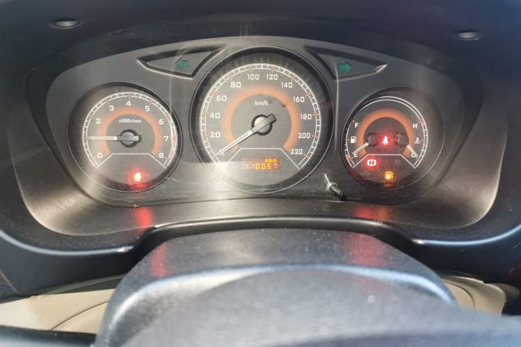 Used Soueast V3 Lingyue 2014 1.5L Manual Entry-Level Version
