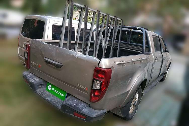 Used JMC Yuhu 3 2018 2.5T Diesel Two-Wheel Drive Advanced Version with Long Wheelbase
