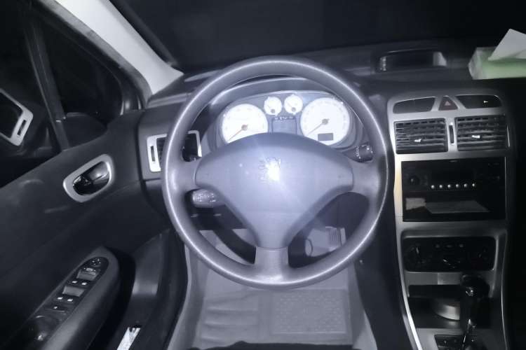Used Peugeot 307 2009 Hatchback 1.6L Automatic Elite Edition Steering Wheel