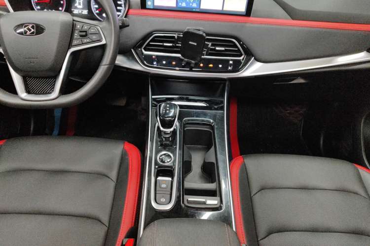 Used SOL X8 2021 300T DCT Leading Smart Connectivity Edition 5-seater