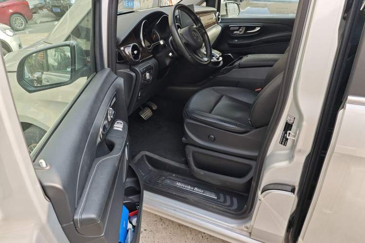 Used Mercedes-Benz V-Class 2017 V 260 Prestige Edition