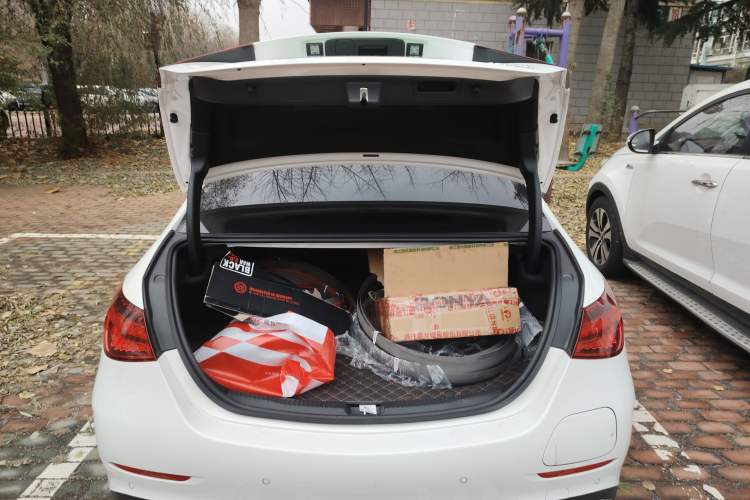 Used Mercedes-Benz C-Class New Energy 2023 C 350 eL Trunk