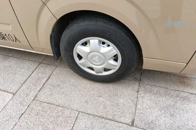 Used Foton Scenic G7 2021 2.4L Gasoline Commercial & Travel Version Long Wheelbase High-Roof 10-Seater Bus 4K22D4M
