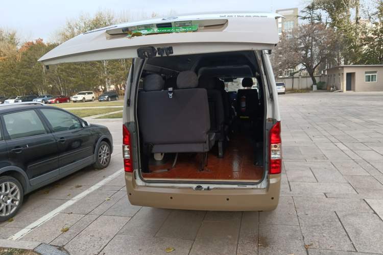 Used Foton Scenic G7 2021 2.4L Gasoline Commercial & Travel Version Long Wheelbase High-Roof 10-Seater Bus 4K22D4M
