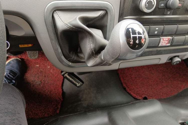 Used Foton Scenic G7 2021 2.4L Gasoline Commercial & Travel Version Long Wheelbase High-Roof 10-Seater Bus 4K22D4M
