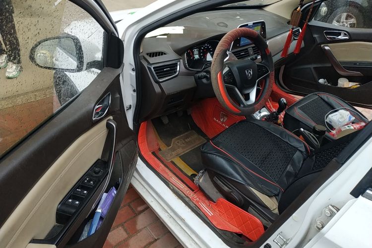 Used Baojun 310W 2017 1.5L Manual Fashion Model China V
