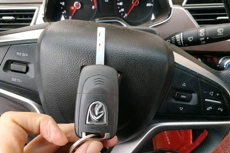 Used Baojun 310W 2017 1.5L Manual Fashion Model China V
