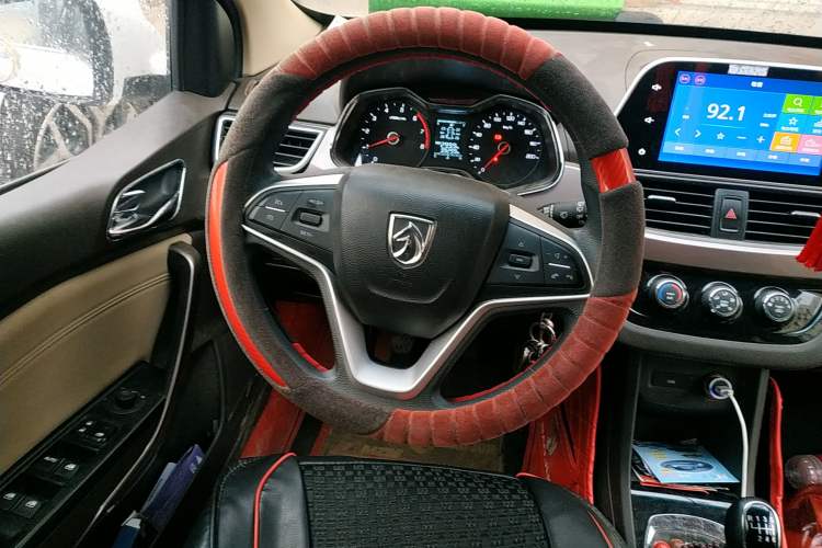 Used Baojun 310W 2017 1.5L Manual Fashion Model China V
